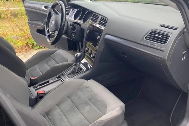 Sort VW Golf fra 2017