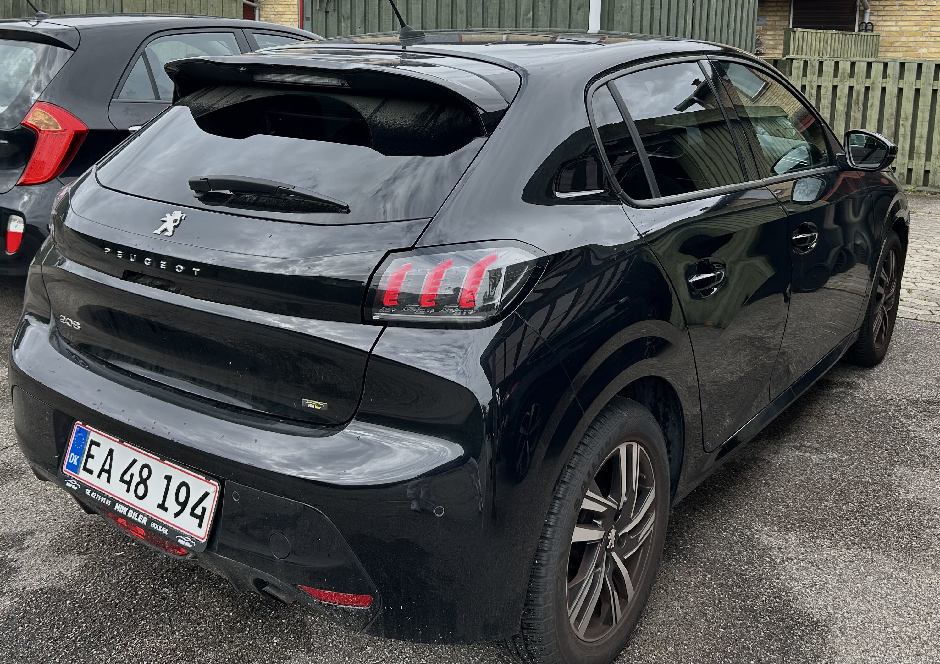 Sort Peugeot 208 fra 2020