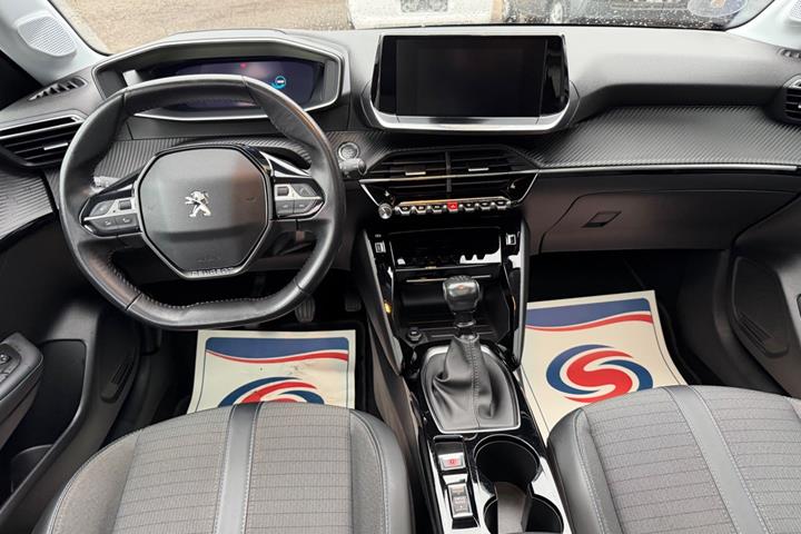 undefined Peugeot 208 fra 2020