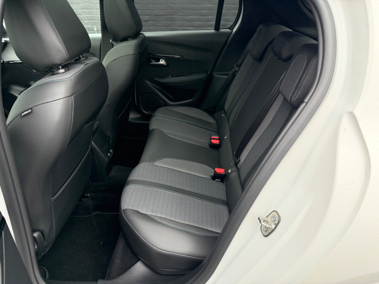 undefined Peugeot 208 fra 2020