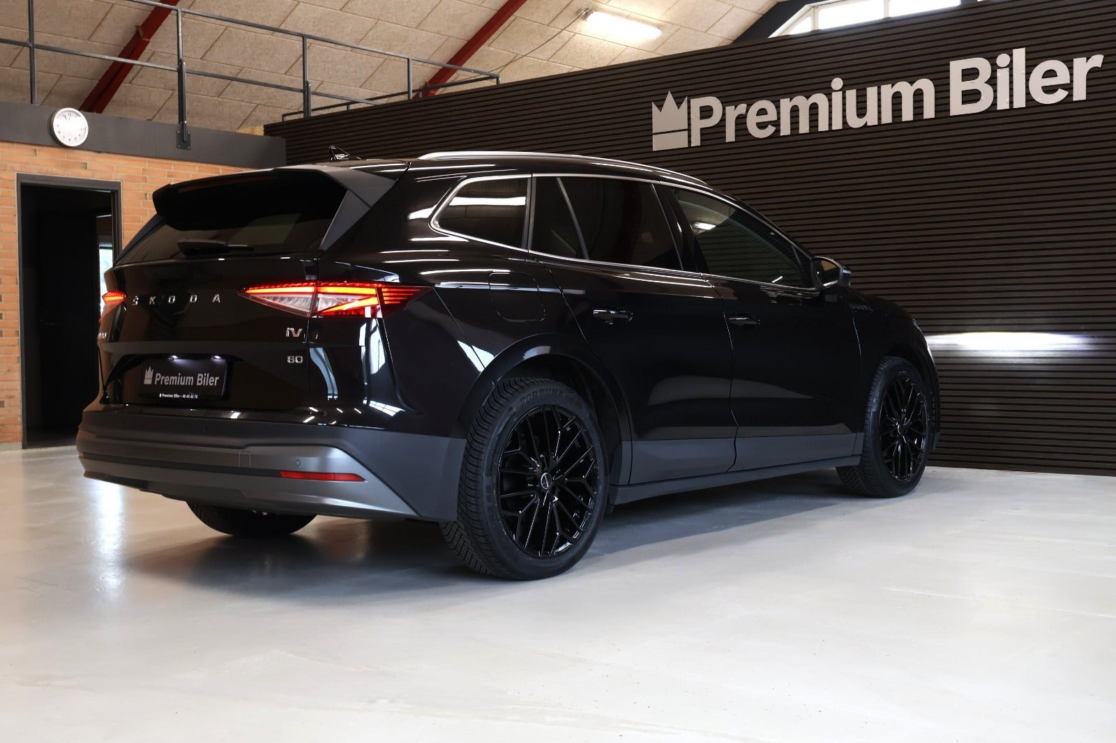 Sort Skoda Enyaq fra 2023