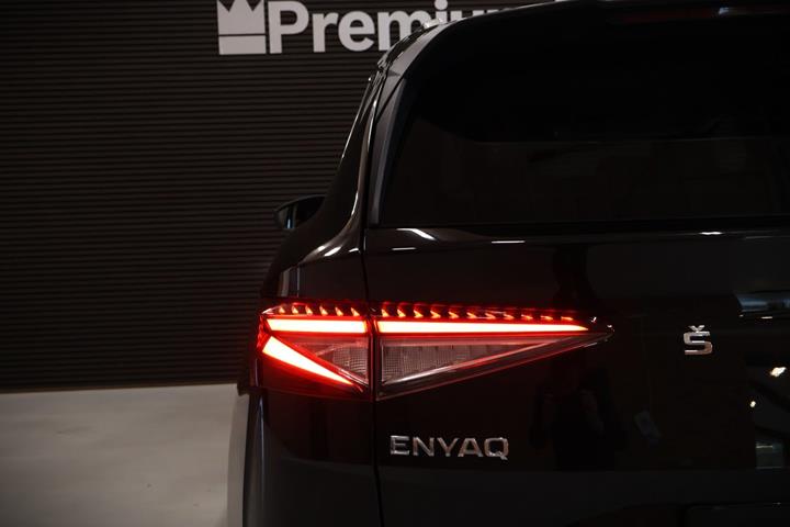 Sort Skoda Enyaq fra 2023