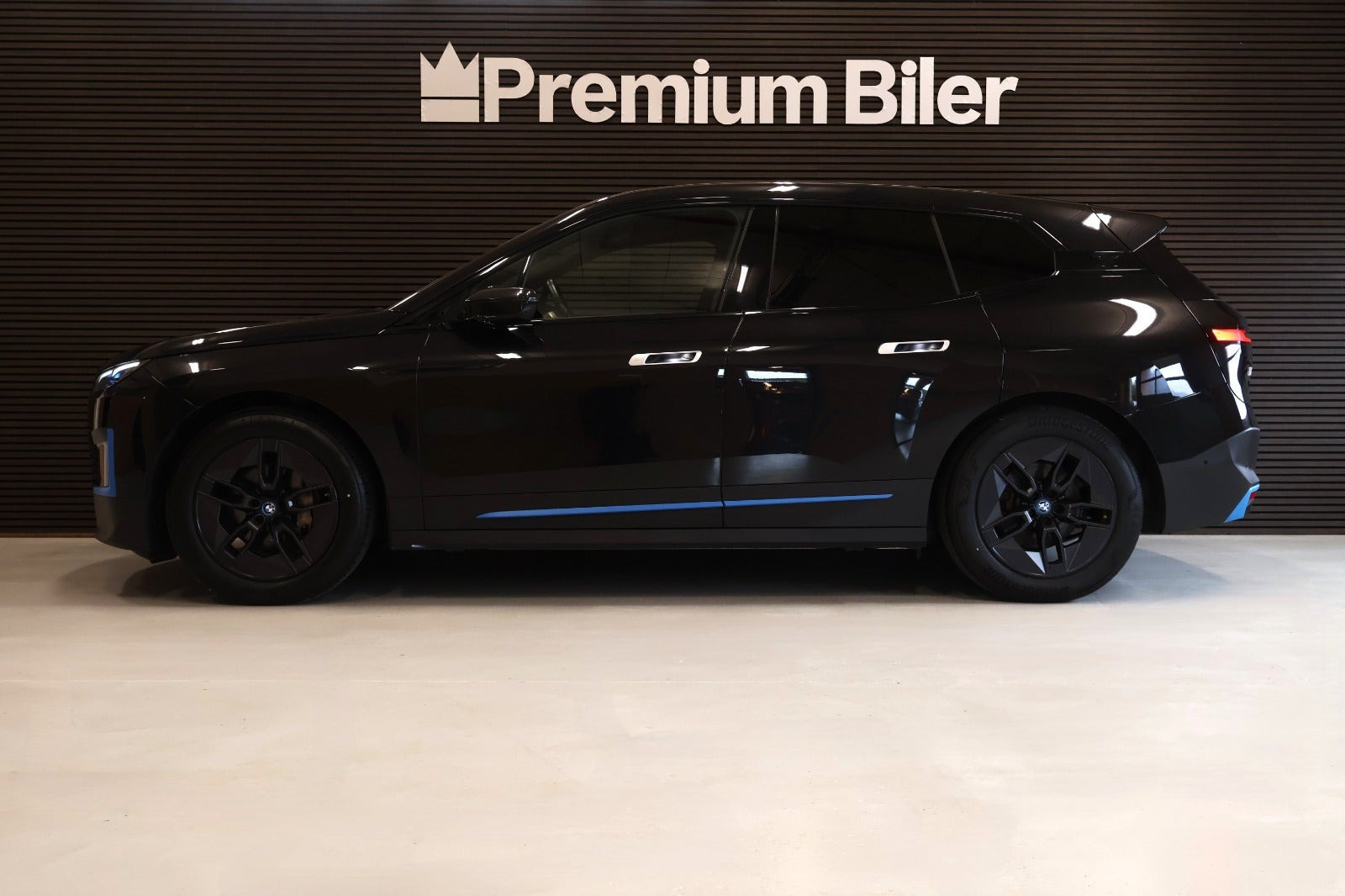 Sort BMW iX fra 2023