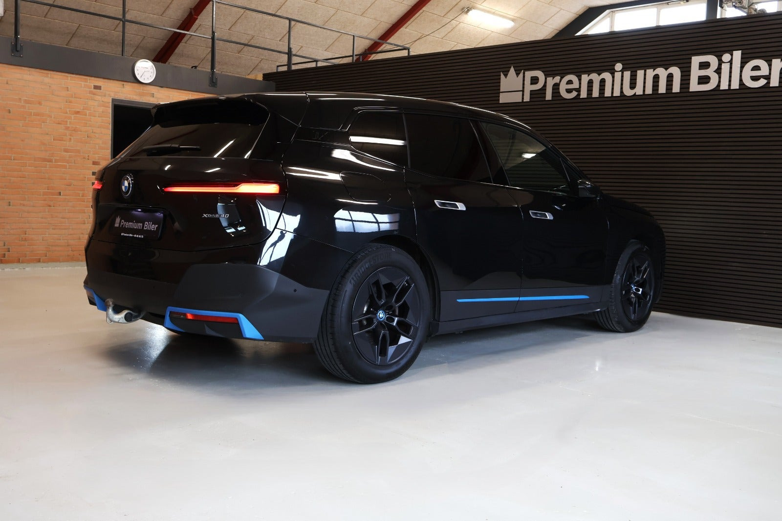 Sort BMW iX fra 2023
