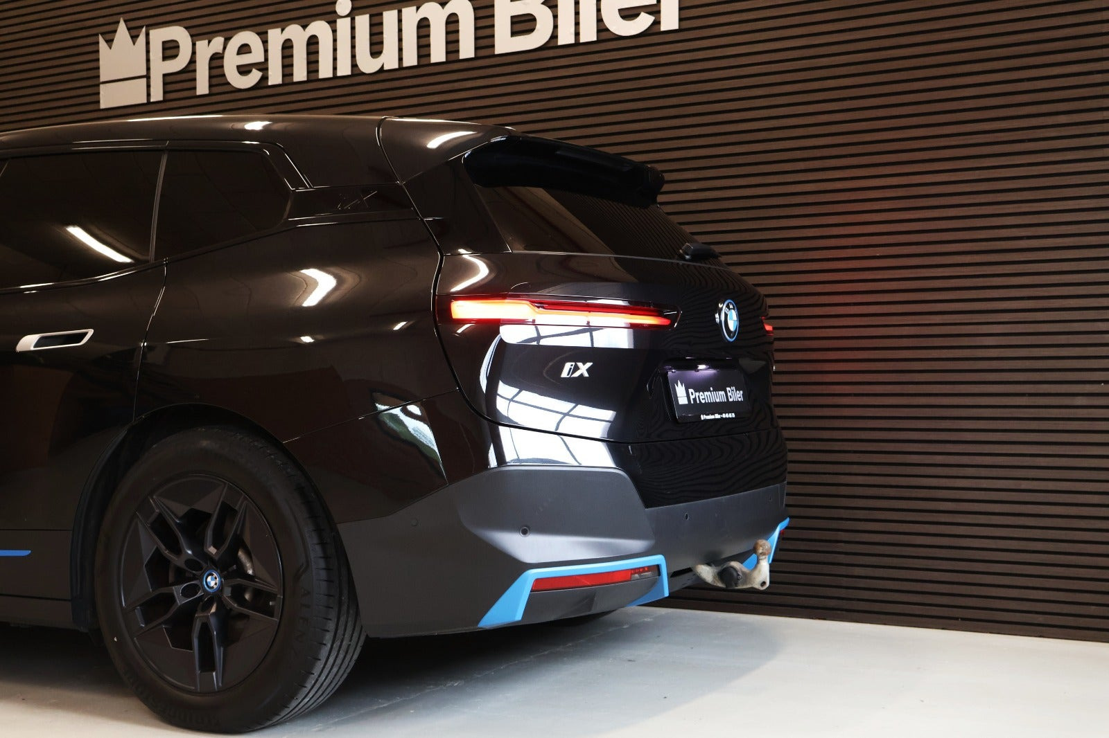 Sort BMW iX fra 2023