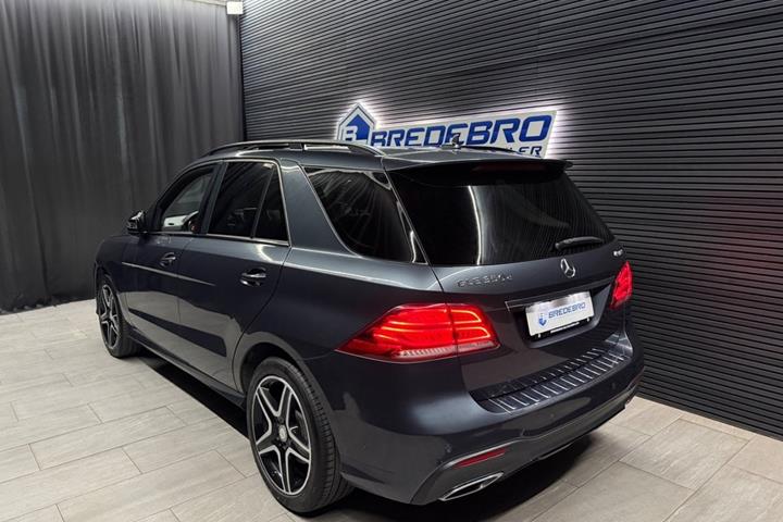 Grå Mercedes GL350 fra 2015