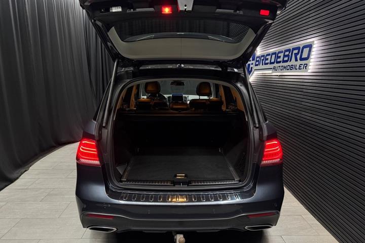 Grå Mercedes GL350 fra 2015