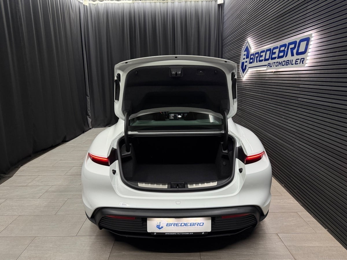 Gul Porsche Taycan 4S fra 2020