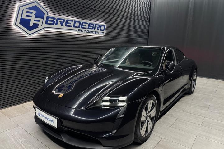Sort Porsche Taycan fra 2023