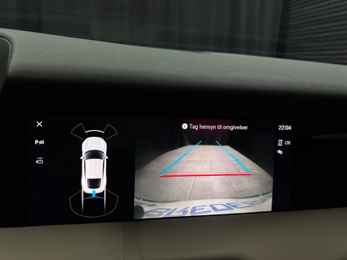 Sort Porsche Taycan fra 2023
