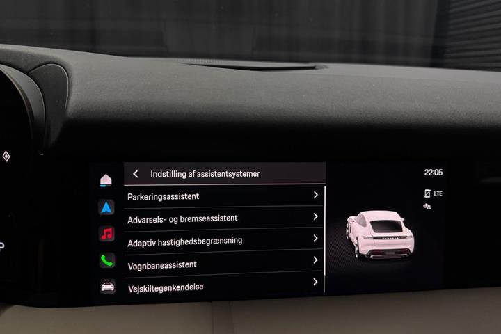 Sort Porsche Taycan fra 2023