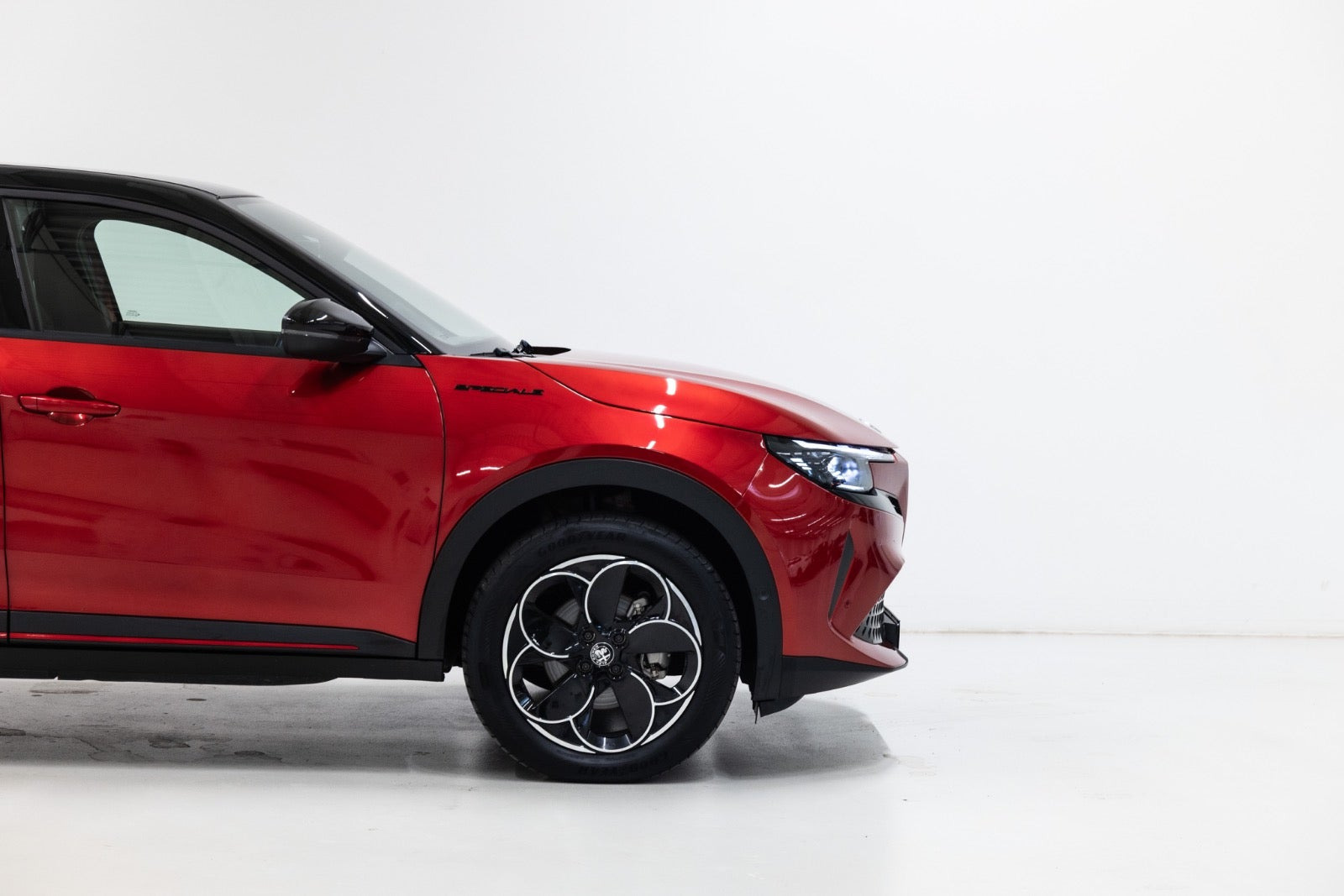 Rød Alfa Romeo Junior fra 2025