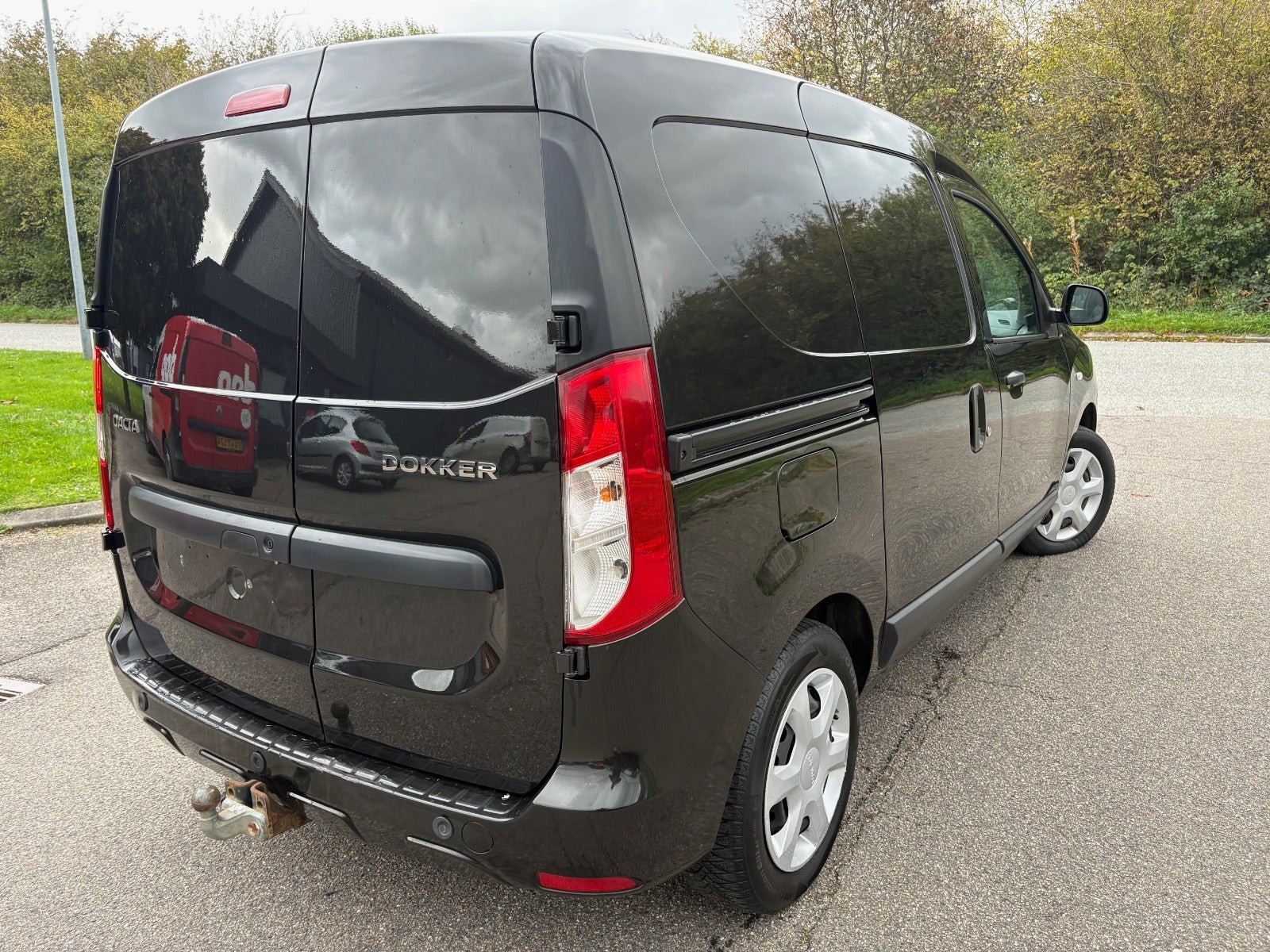 Sort Dacia Dokker fra 2018
