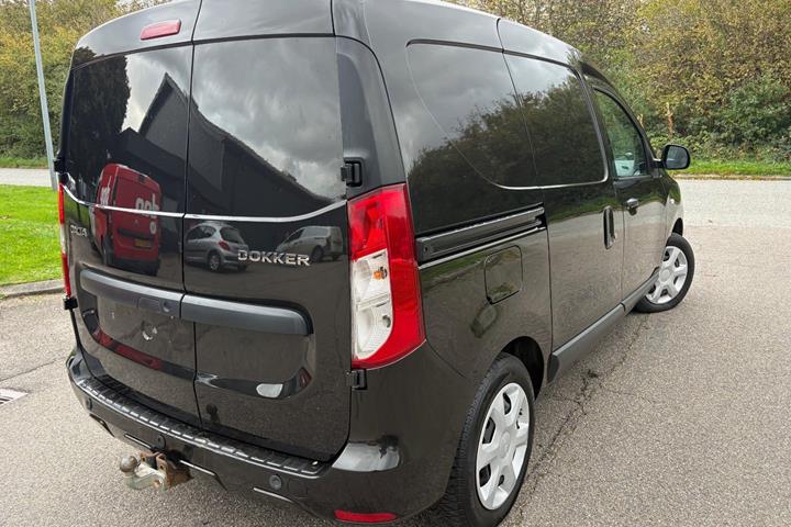 Sort Dacia Dokker fra 2018