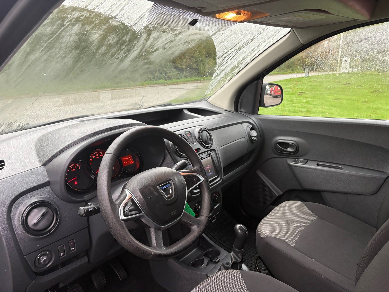 Sort Dacia Dokker fra 2018