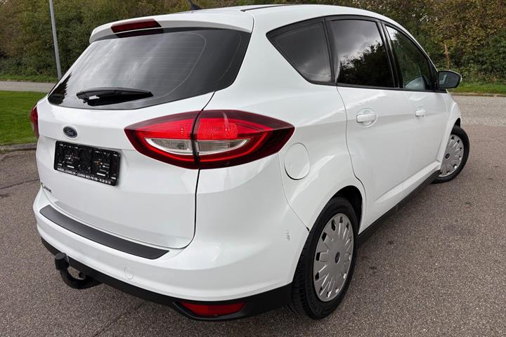 Hvid Ford C-MAX fra 2017