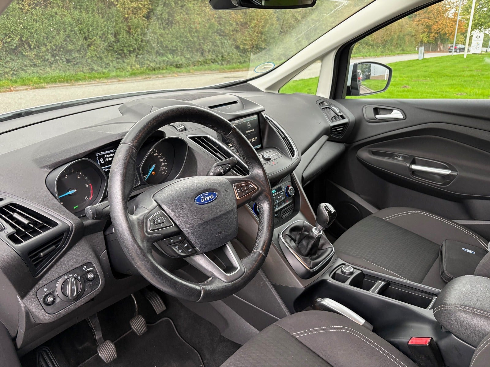 Hvid Ford C-MAX fra 2017