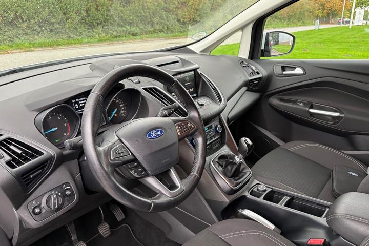 Hvid Ford C-MAX fra 2017