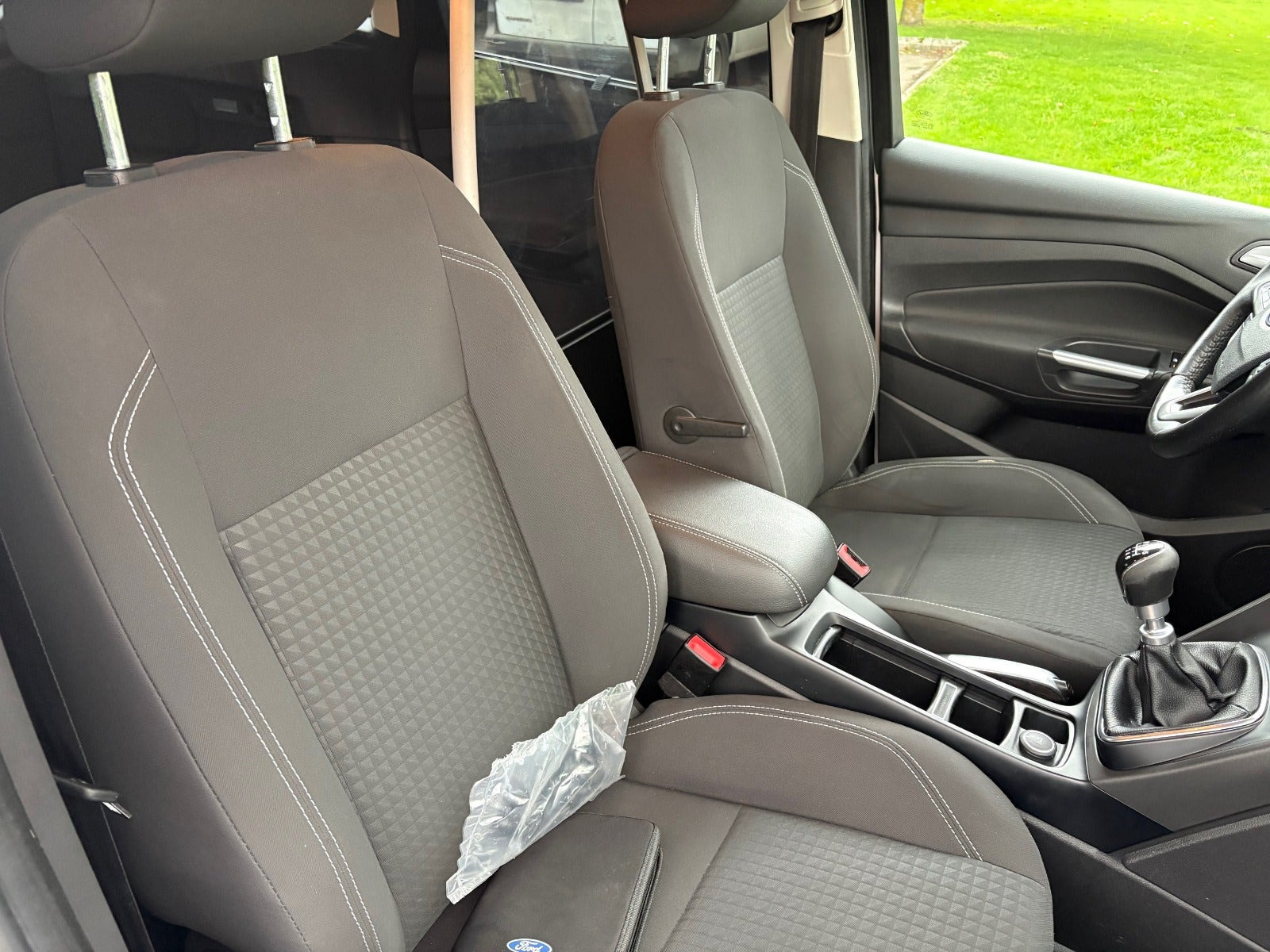 Hvid Ford C-MAX fra 2017