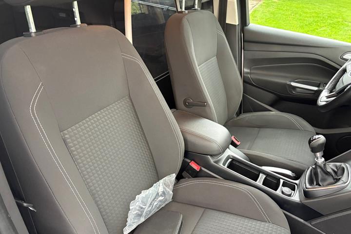 Hvid Ford C-MAX fra 2017