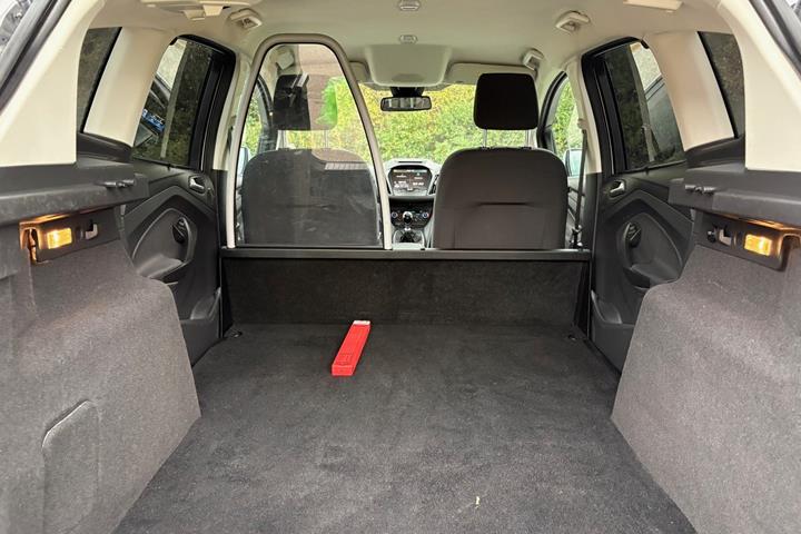 Hvid Ford C-MAX fra 2017
