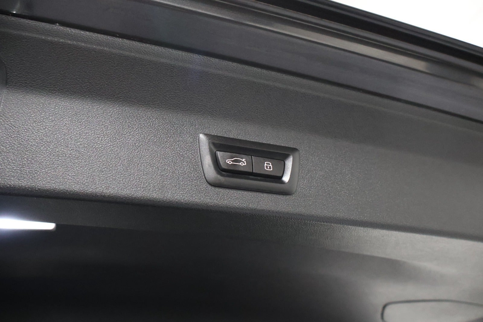 Grå BMW iX3 fra 2023