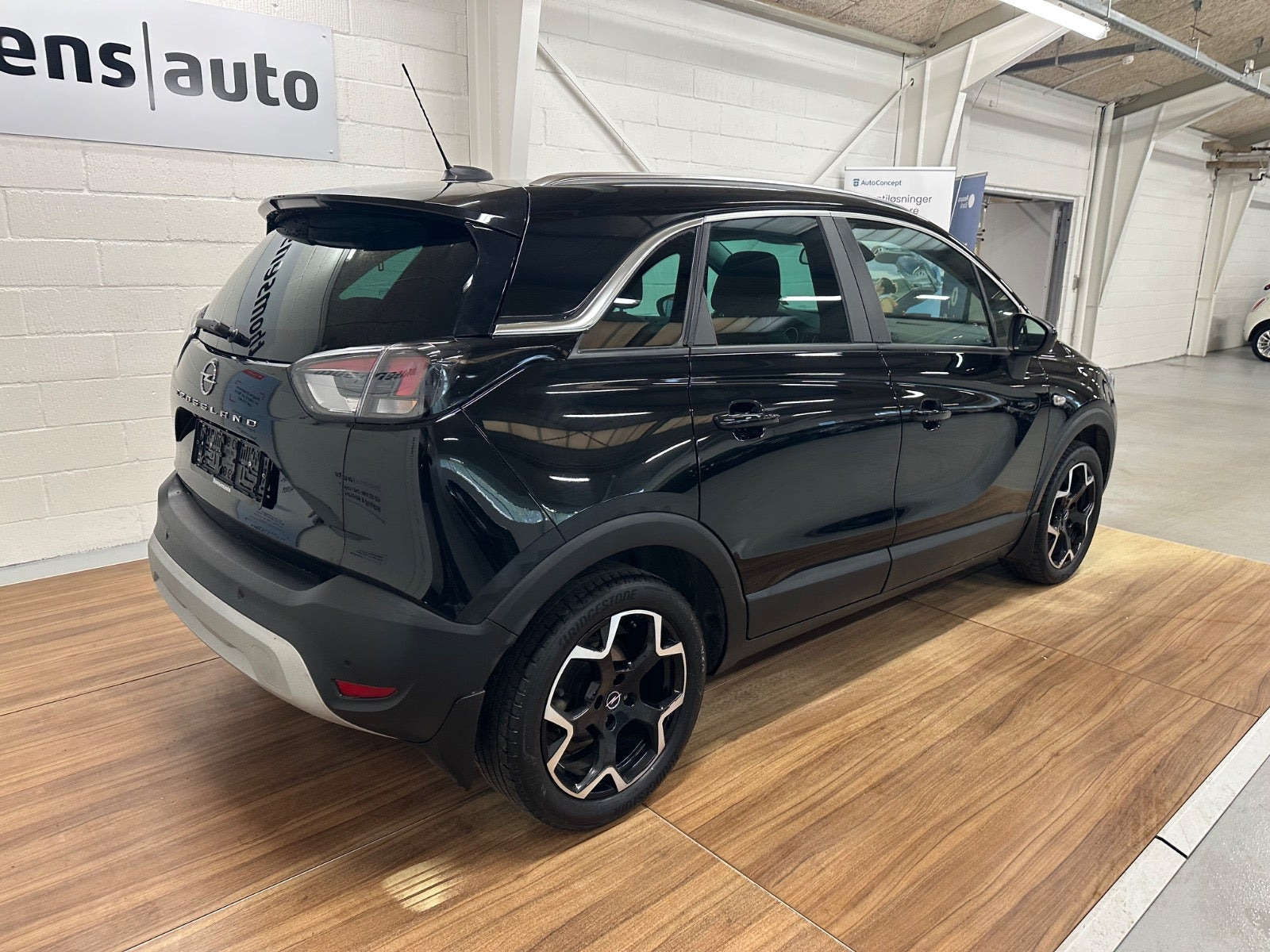 Sort Opel Crossland fra 2021