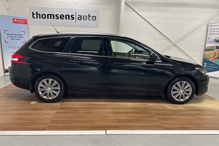 Sort Peugeot 308 fra 2020