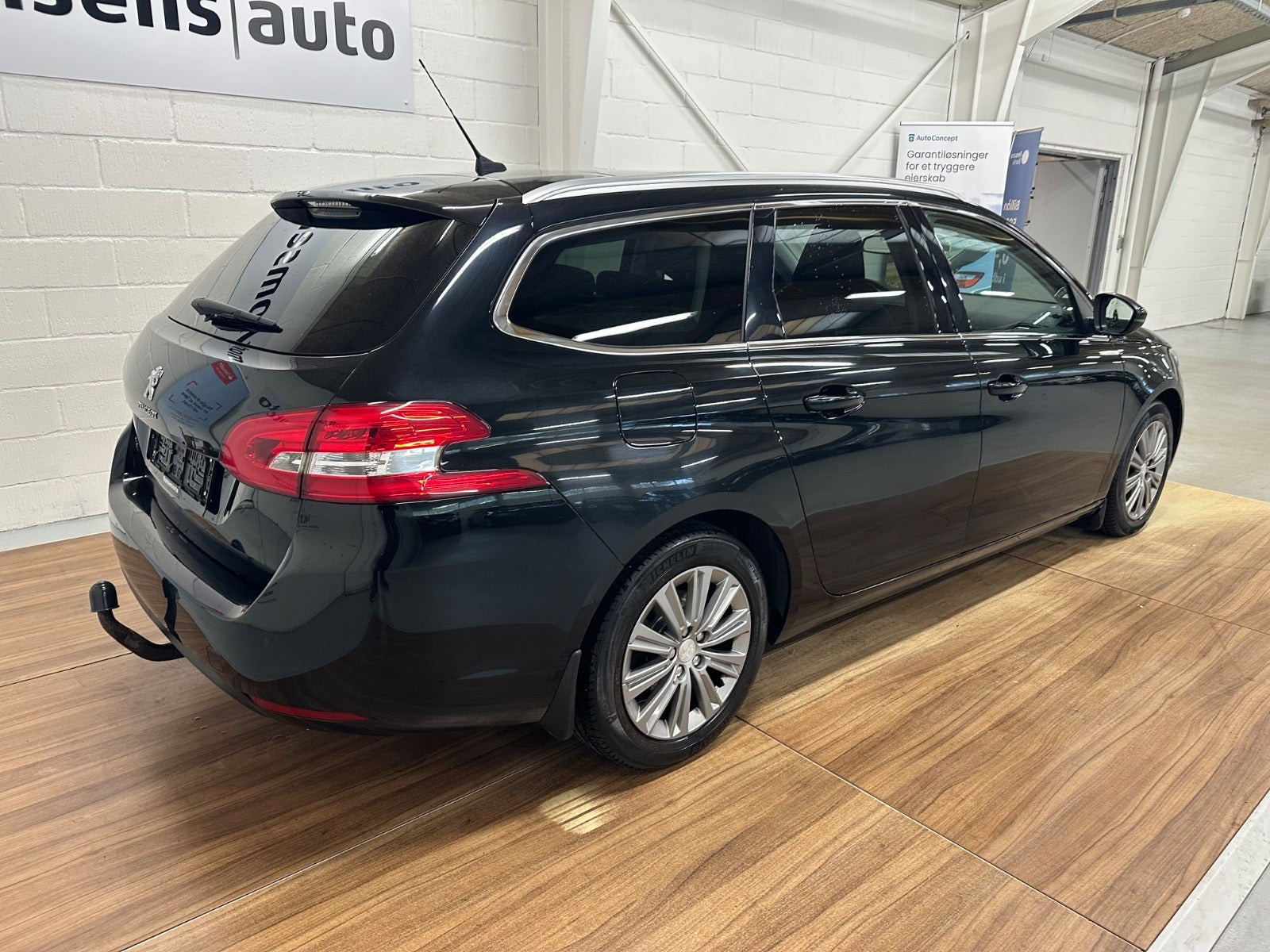 Sort Peugeot 308 fra 2020