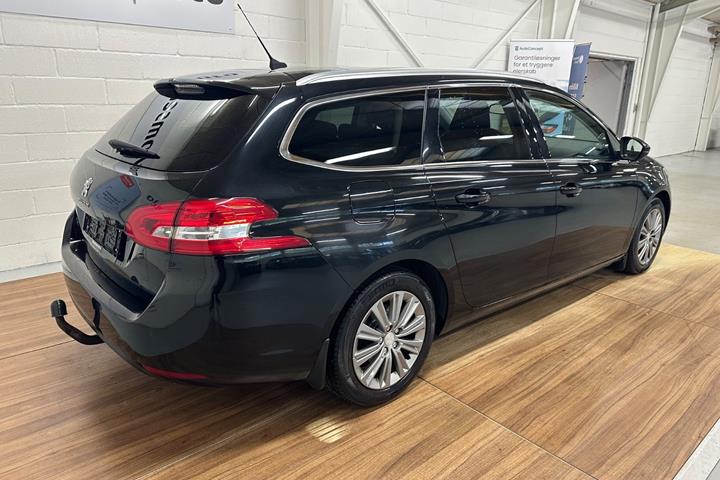 Sort Peugeot 308 fra 2020