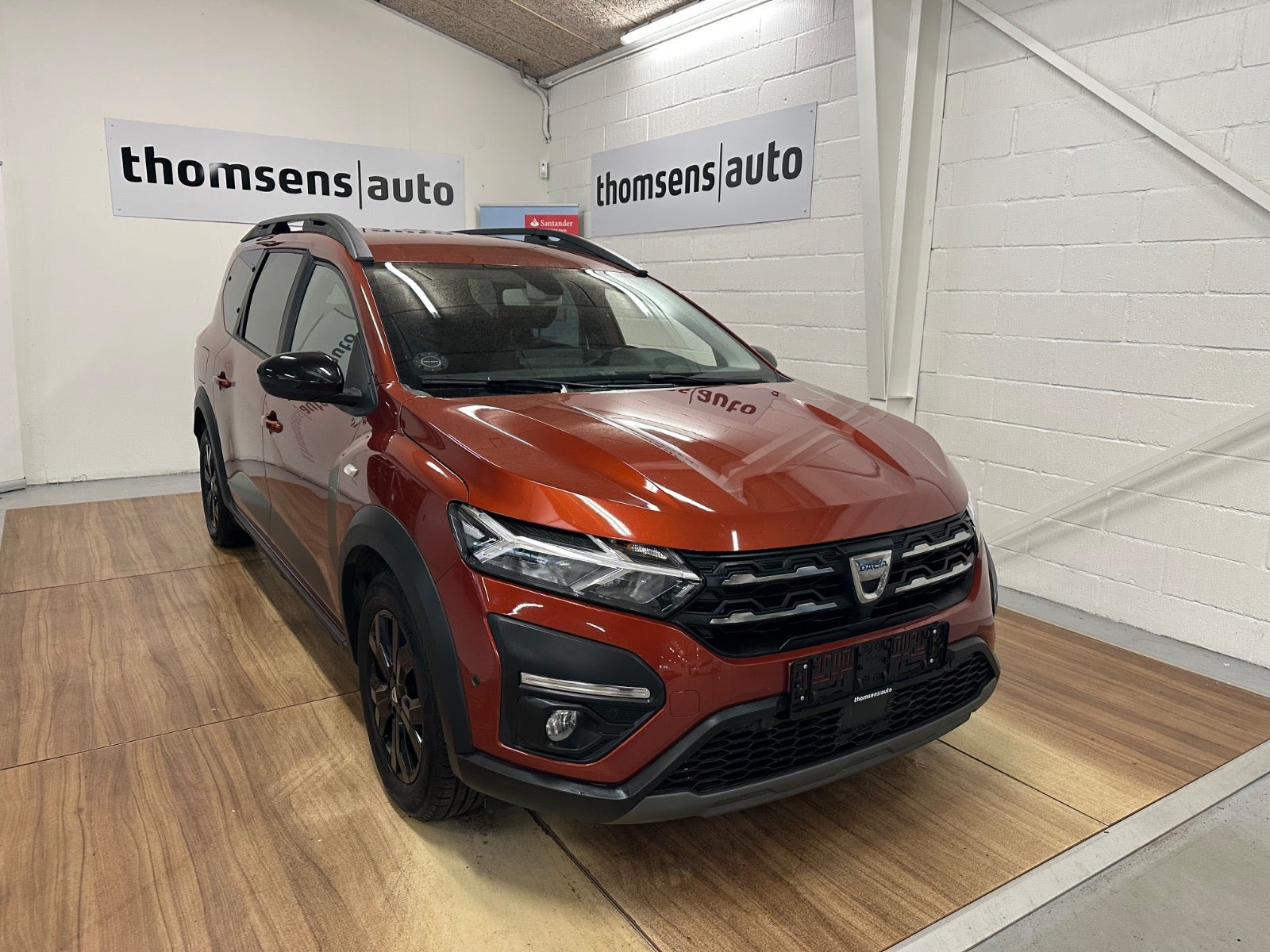Rød Dacia Jogger fra 2022
