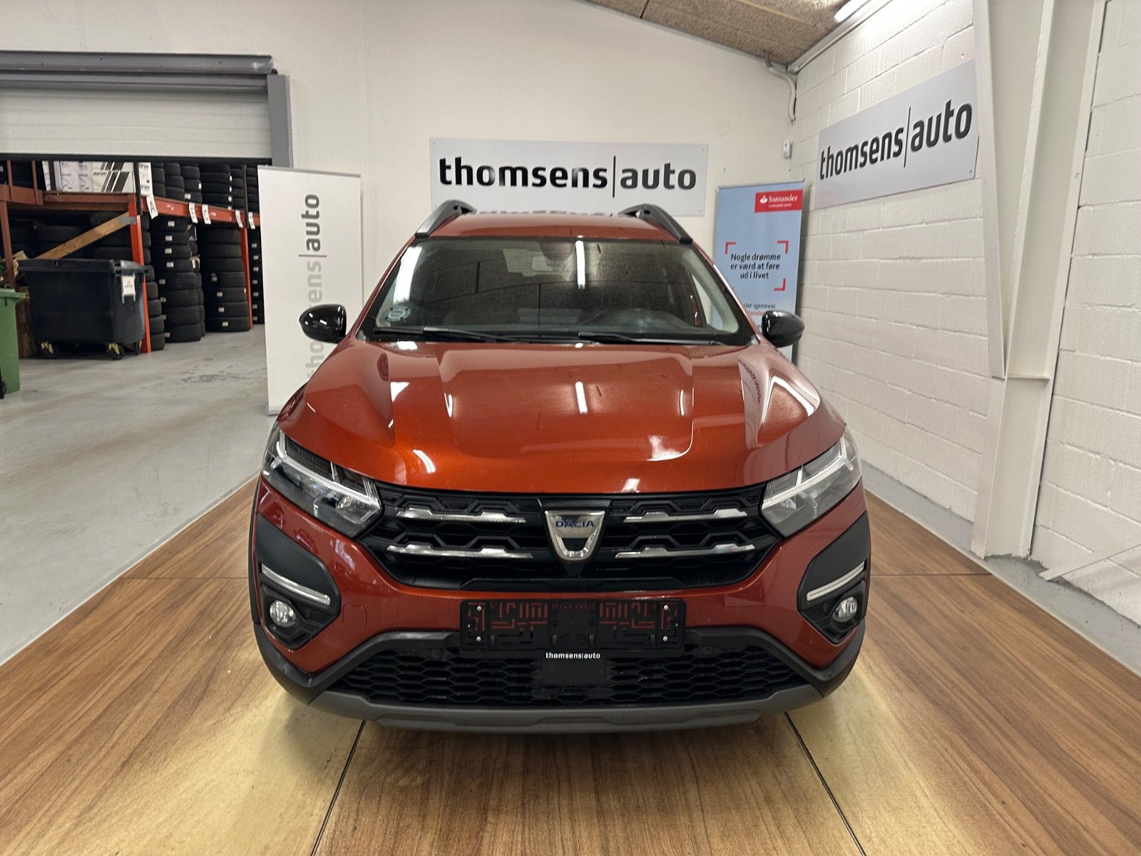 Rød Dacia Jogger fra 2022