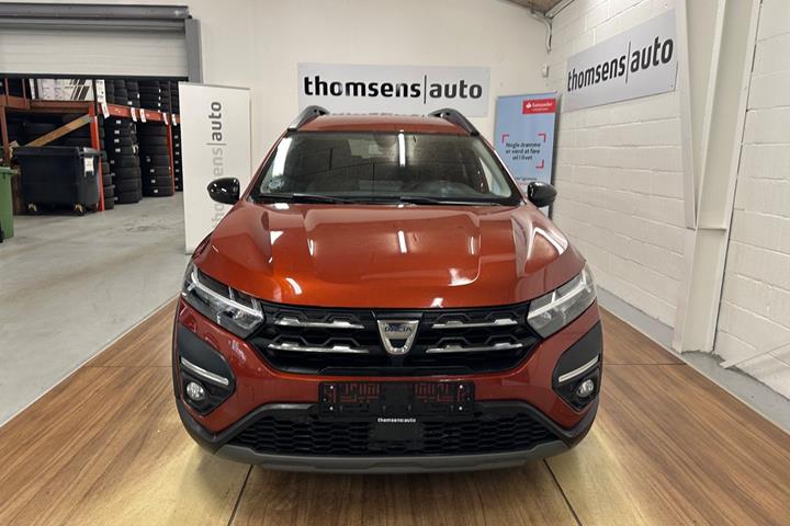 Rød Dacia Jogger fra 2022