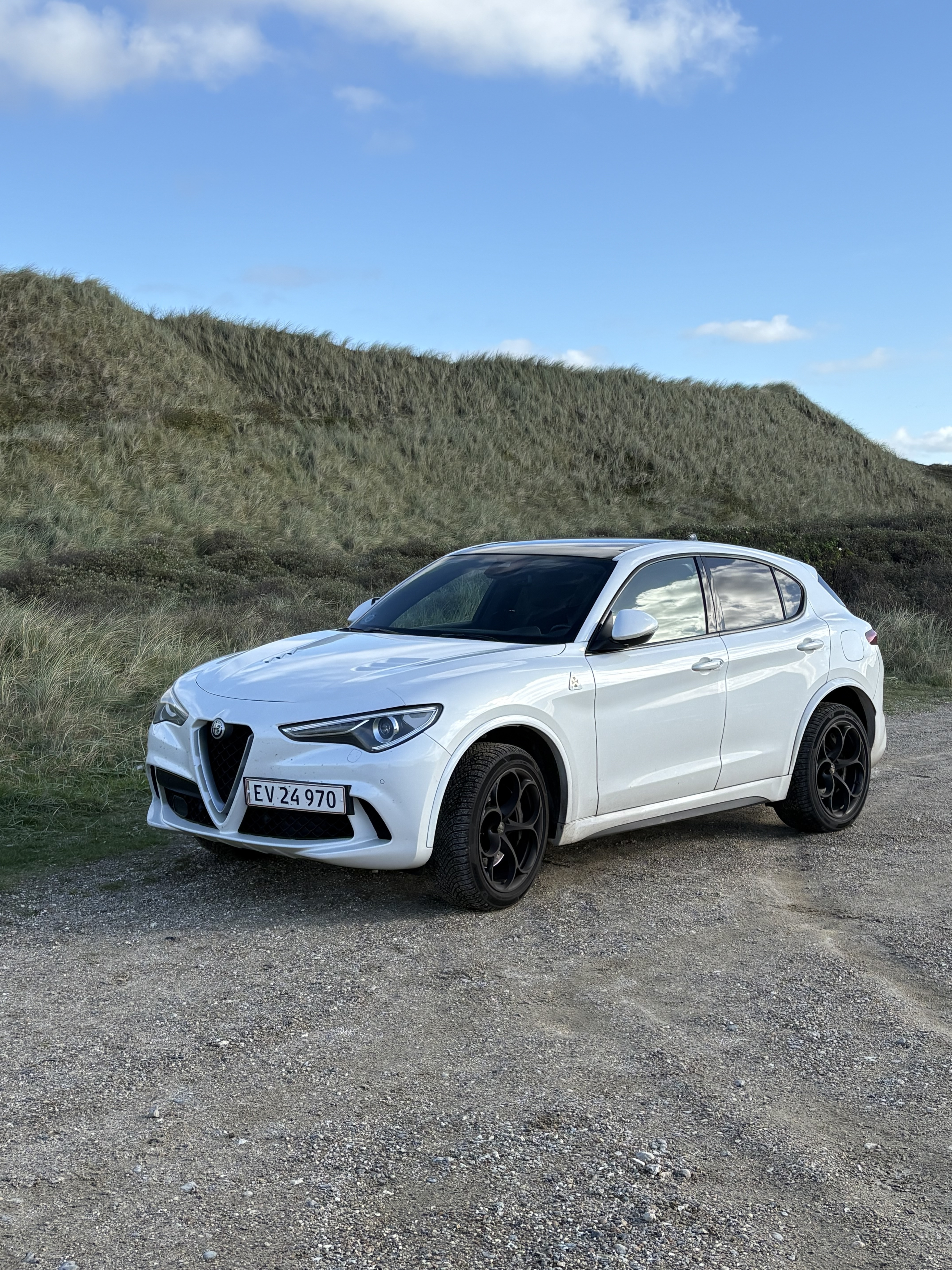 Hvid Alfa Romeo Stelvio fra 2019