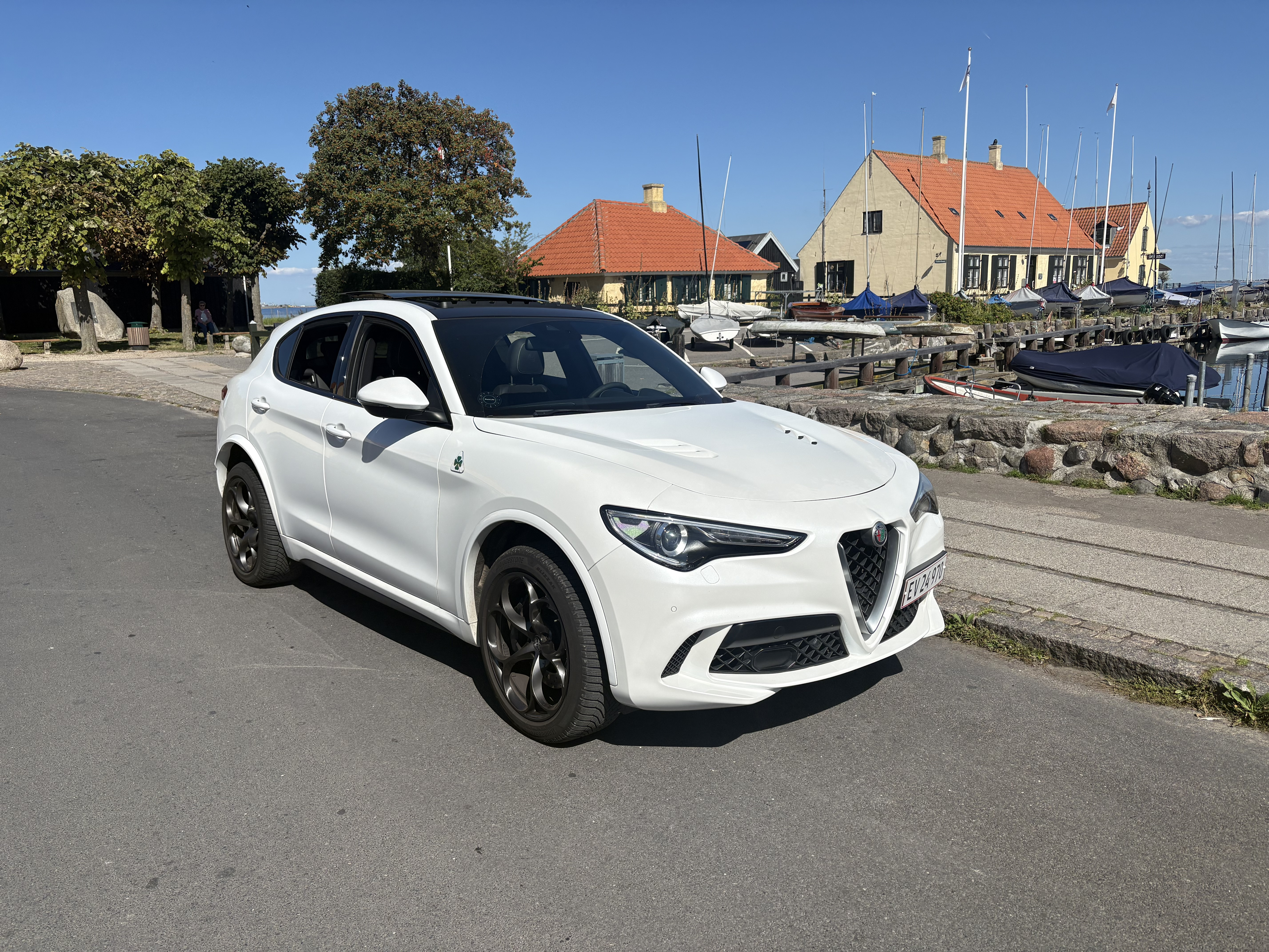 Hvid Alfa Romeo Stelvio fra 2019