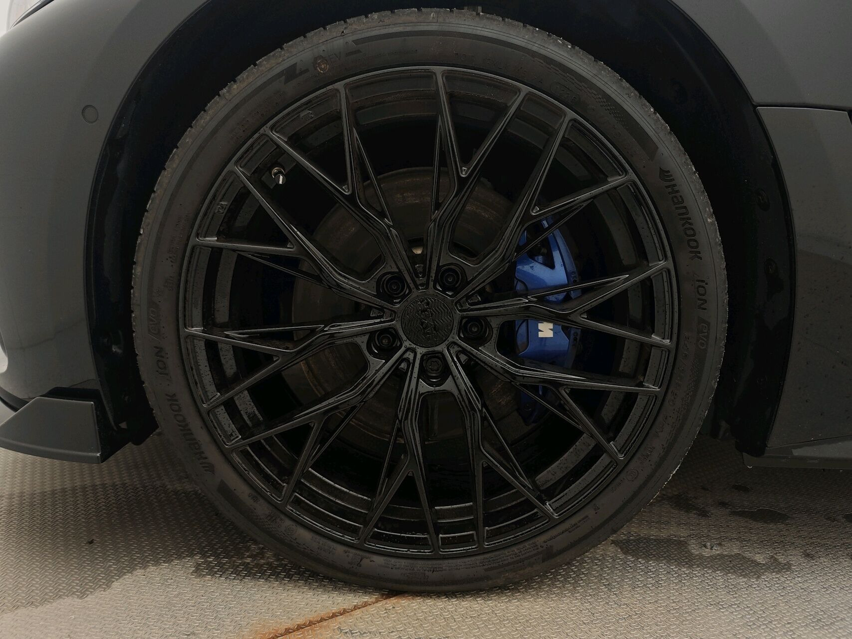 Sort BMW i4 fra 2024