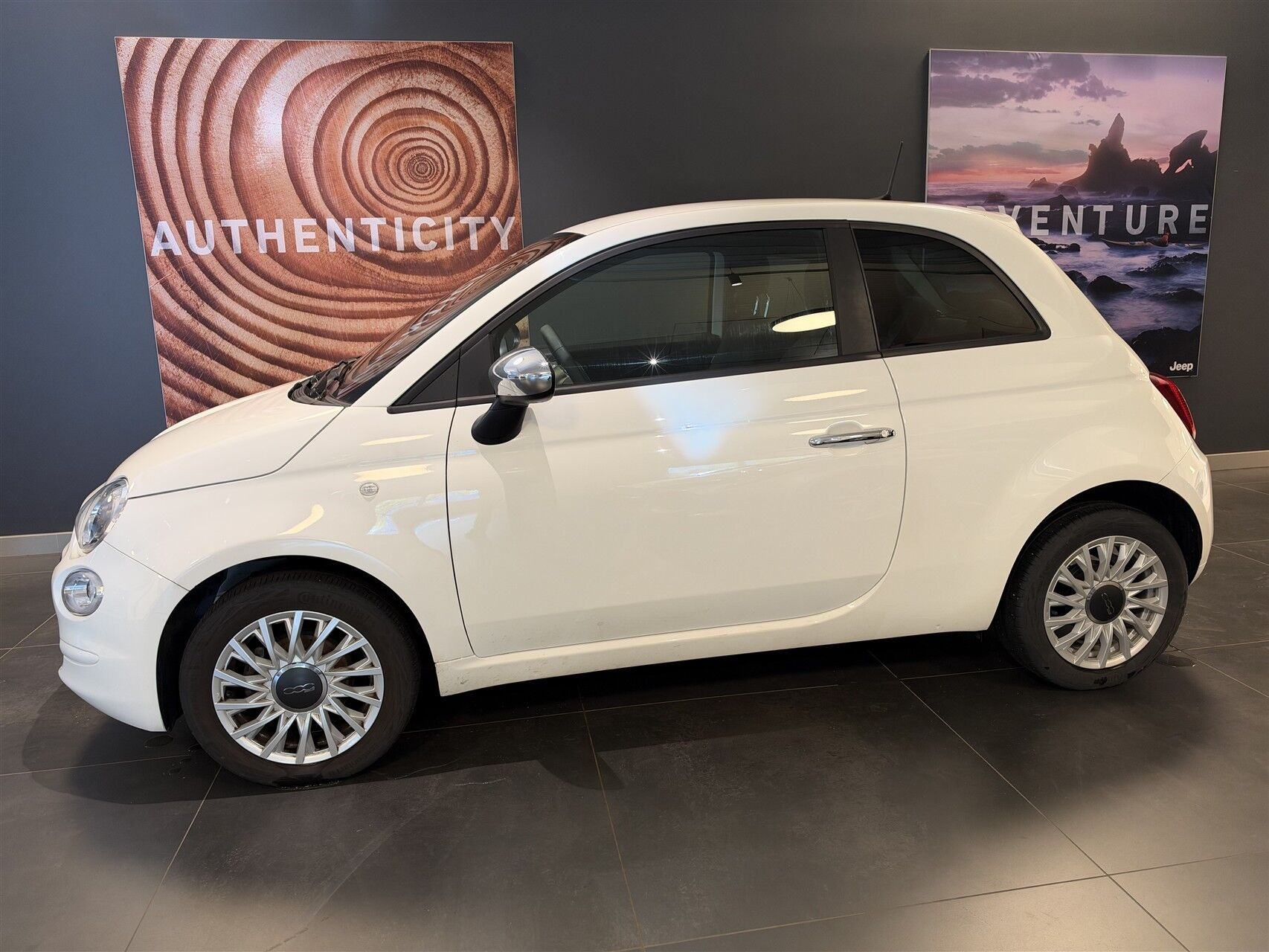 Hvid Fiat 500 fra 2023