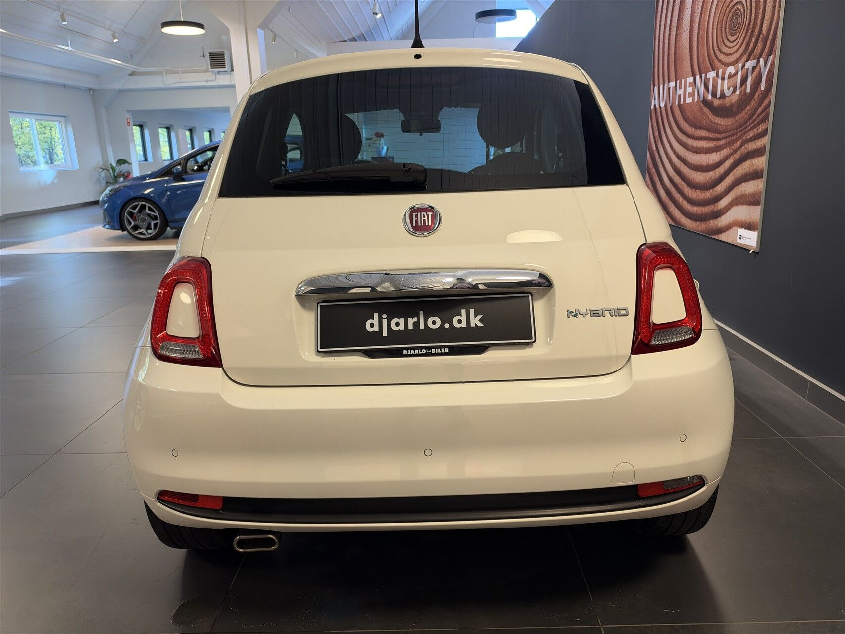 Hvid Fiat 500 fra 2023