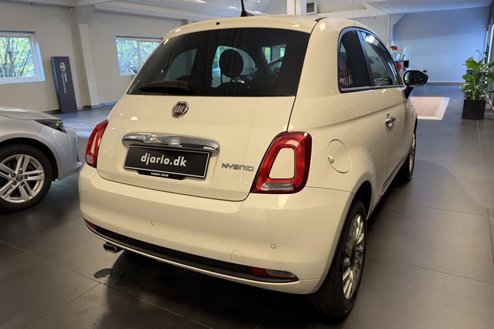 Hvid Fiat 500 fra 2023