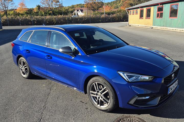 Blå Seat Leon fra 2021
