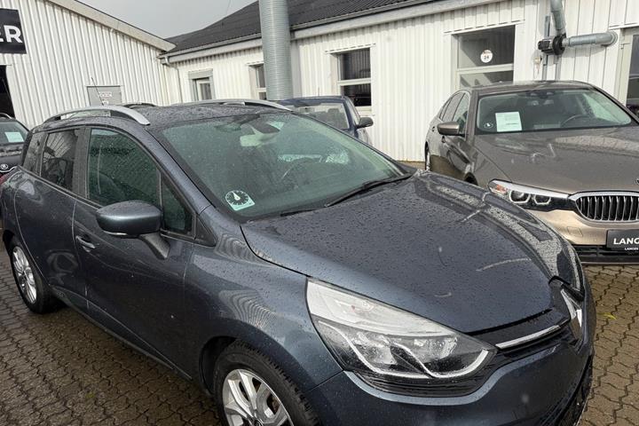 Grå Renault Clio IV fra 2016