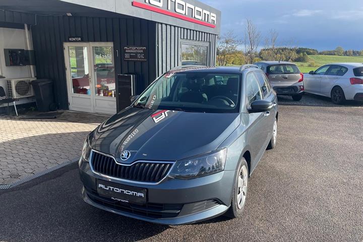 Grå Skoda Fabia fra 2018