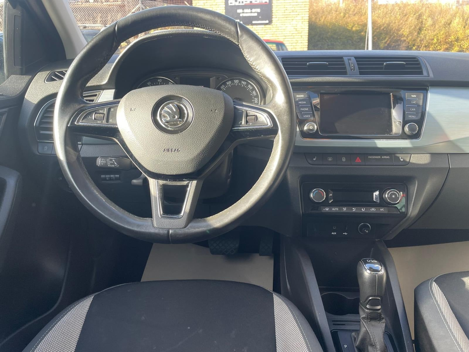 Grå Skoda Fabia fra 2018