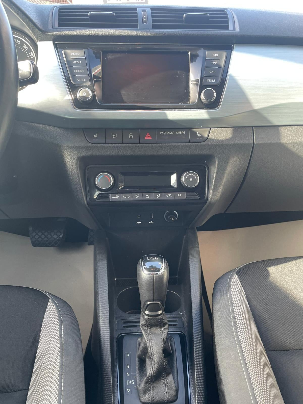 Grå Skoda Fabia fra 2018