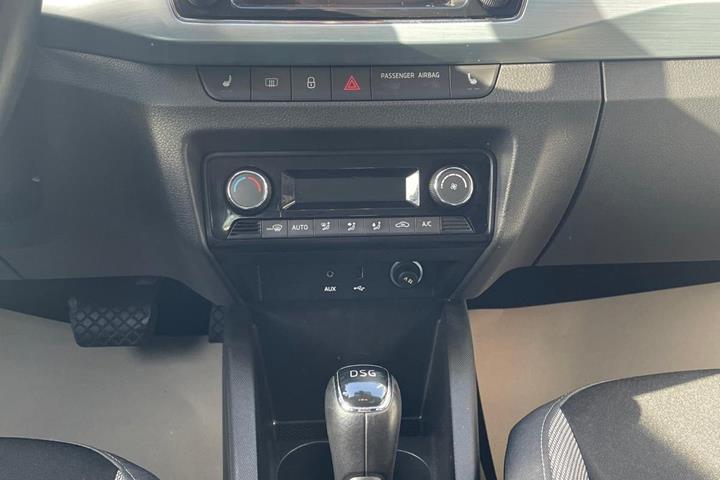 Grå Skoda Fabia fra 2018