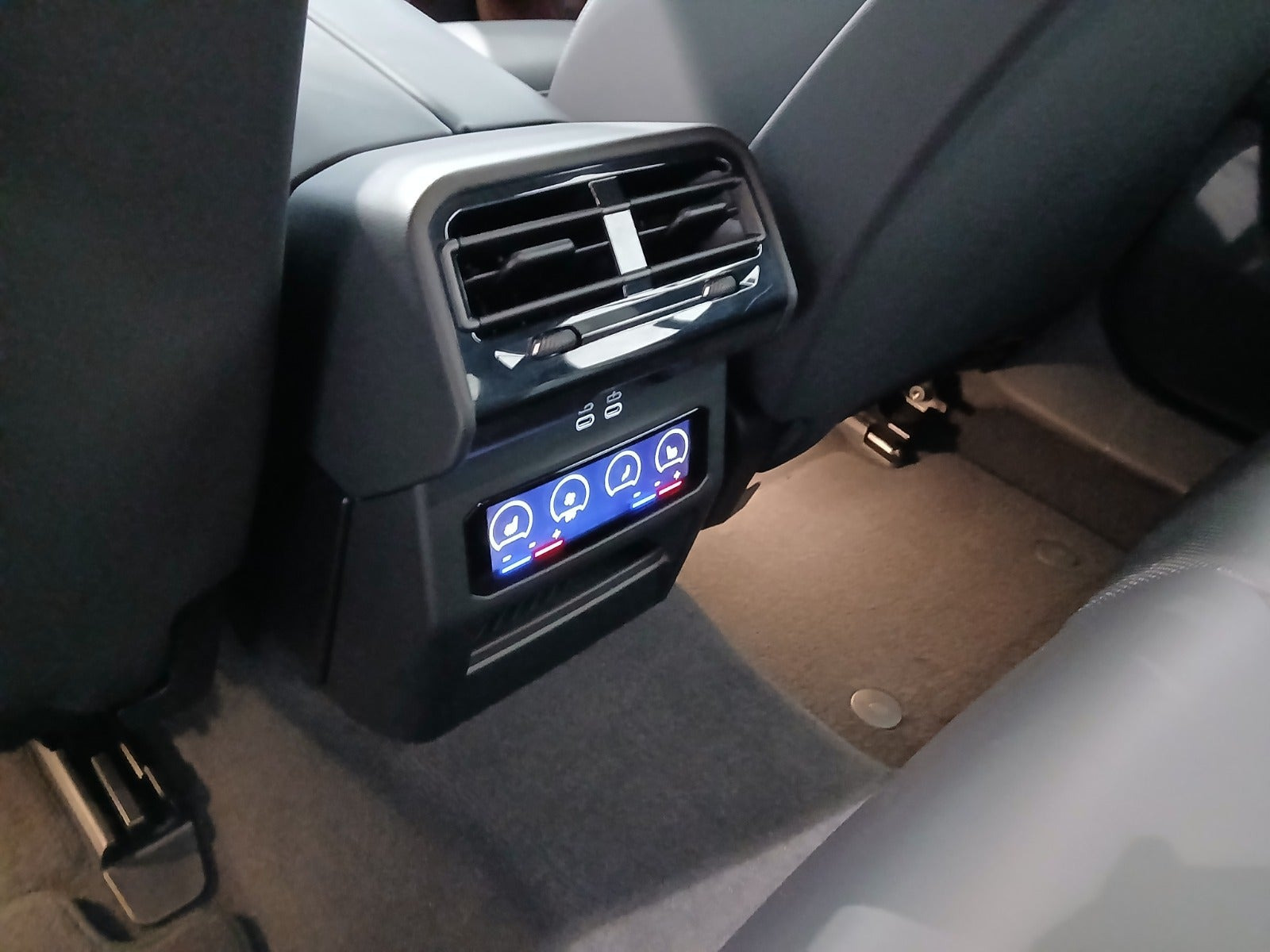 Sort BMW i5 fra 2025