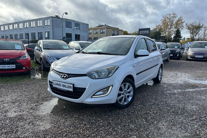 Hvid Hyundai i20 fra 2013