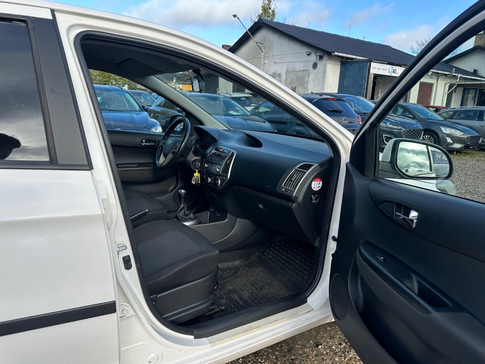Hvid Hyundai i20 fra 2013