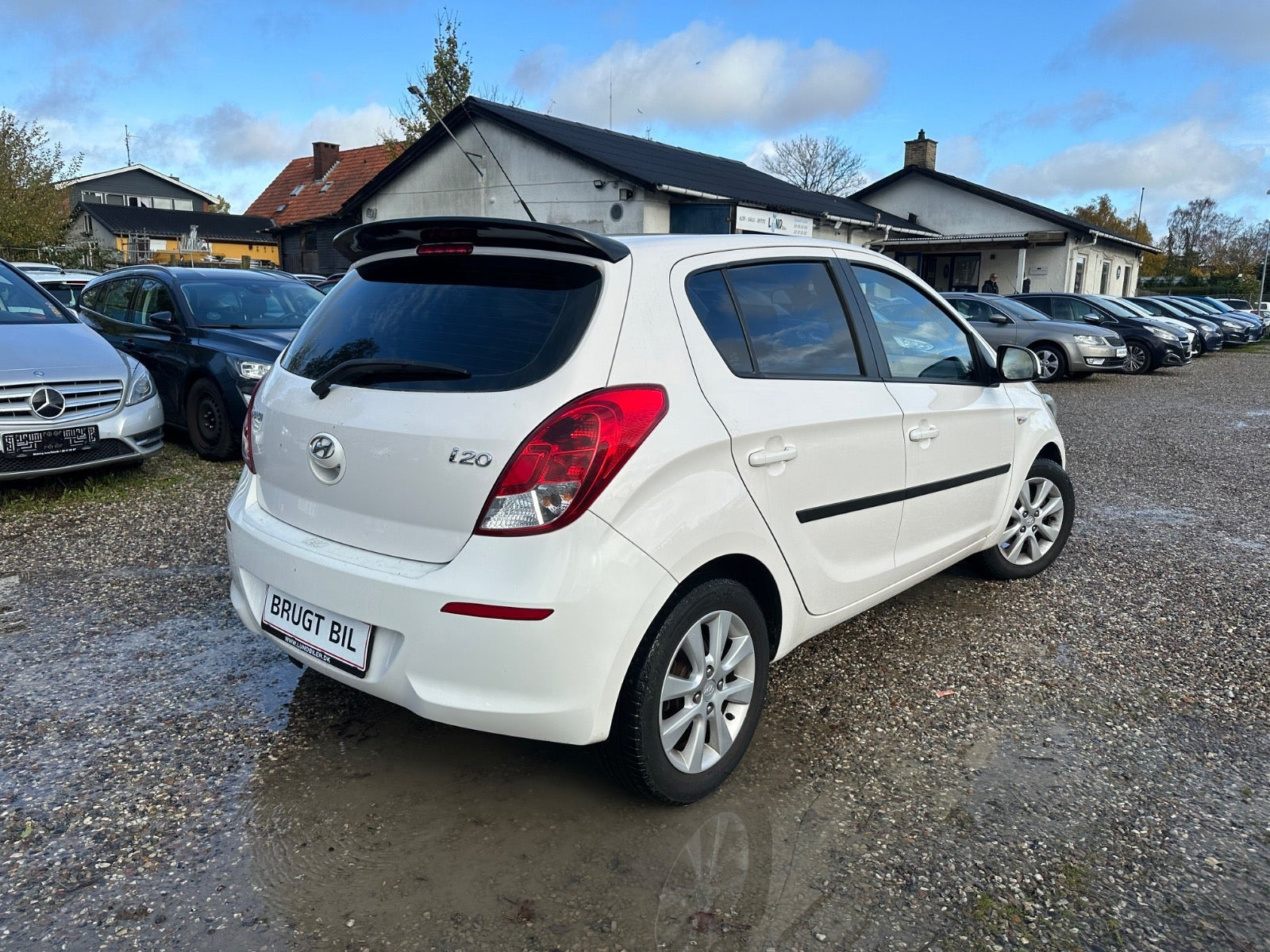 Hvid Hyundai i20 fra 2013