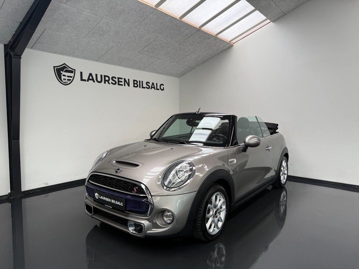 Sølv Mini Cooper S fra 2016